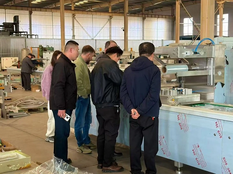 Songri Machinery memperolehi pesanan mesin pembungkusan vakum filem regangan daripada pelanggan Rusia, mengukuhkan pengembangan pengeluaran luar negara.